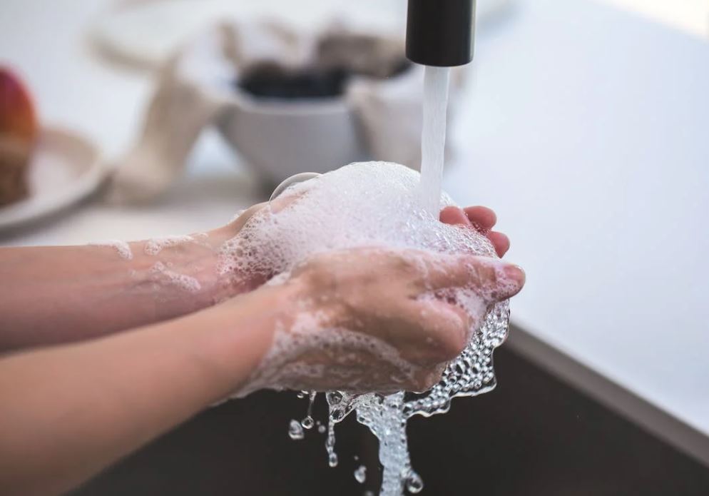 wash your hands to prevent dry skin